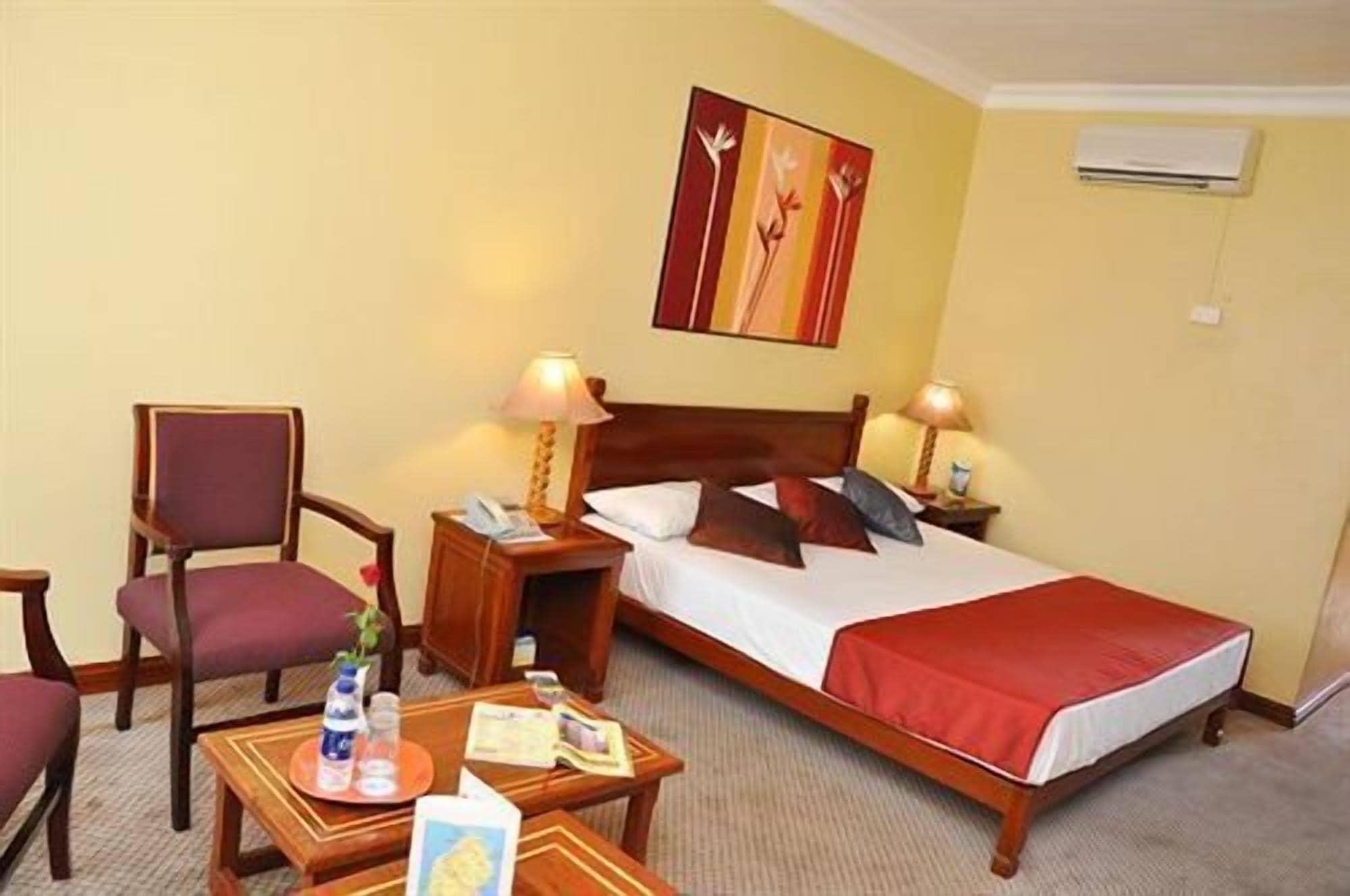 Gold Crest Hotel Quatre Bornes Exterior foto